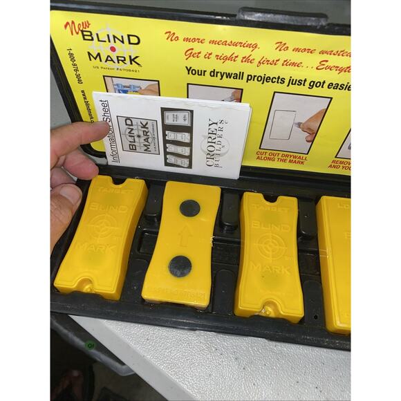 Calculated Industries (XT) - Blind Mark Drywall - preowned/ (3 Targets + Case) - Picture 2 of 3